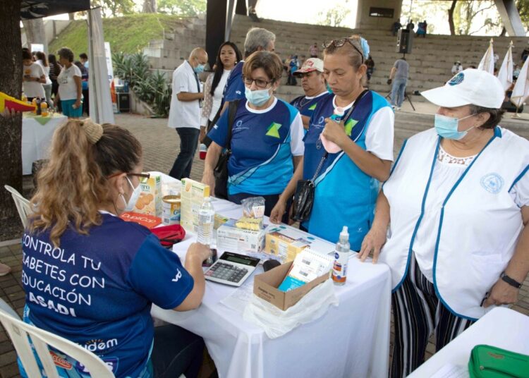 ISSS despliega por el territorio más de 400 profesionales de la salud para atender comunidades
