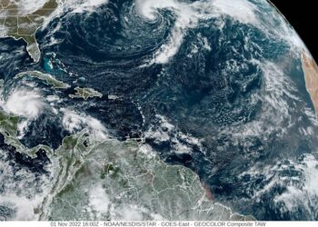 La tormenta tropical Lisa avanza hacia Centroamérica