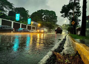 Ingreso de humedad provocará lluvias en El Salvador para esta noche de sábado