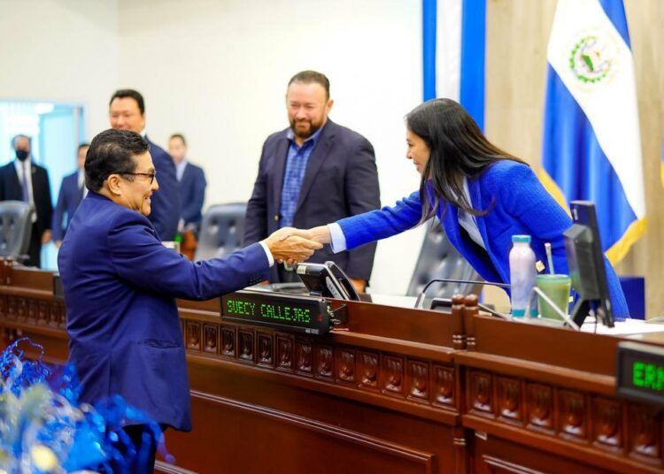 Declaran “Hijo Meritísimo de El Salvador” al cantante Jhosse Lora