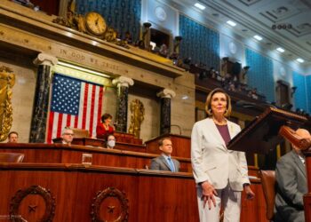 Nancy Pelosi, la acérrima opositora a Donald Trump, renuncia al liderazgo demócrata en la Cámara