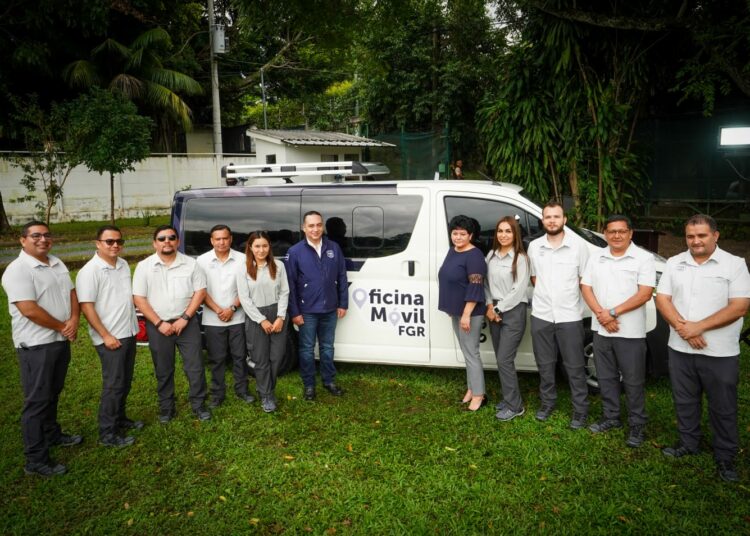 Rodolfo Delgado entrega oficina móvil y tres vehículos para fortalecer el combate a la narcoactividad