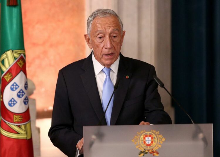 El presidente de Portugal recibe una carta con una bala y una exigencia de un millón de euros