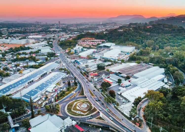 VIDEOS | Obras Públicas habilita los seis carriles que conducen a carretera al Puerto de La Libertad
