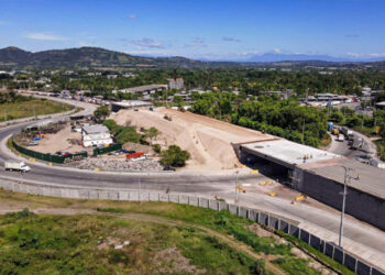 Construcción del paso a desnivel de San Juan Opico lleva un avance del 70%