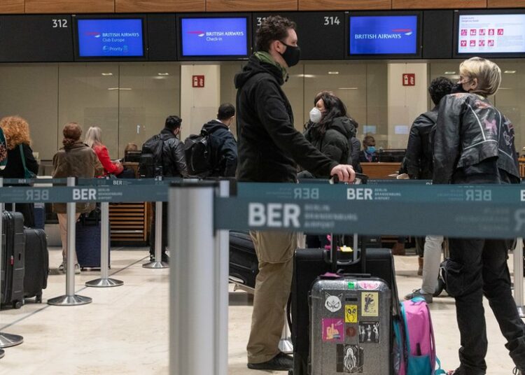 El Reino Unido estudia imponer restricciones anticovid a viajeros procedentes de China