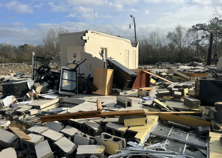 Una serie de tornados dejan por lo menos dos muertos en el sureste de EEUU
