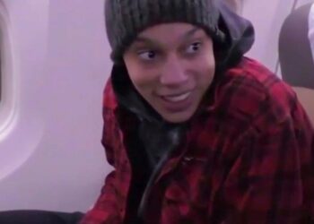 Brittney Griner llegó a Estados Unidos tras ser liberada por Rusia en un intercambio de prisioneros