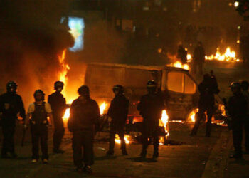 Disturbios en París dejan decenas de hinchas detenidos