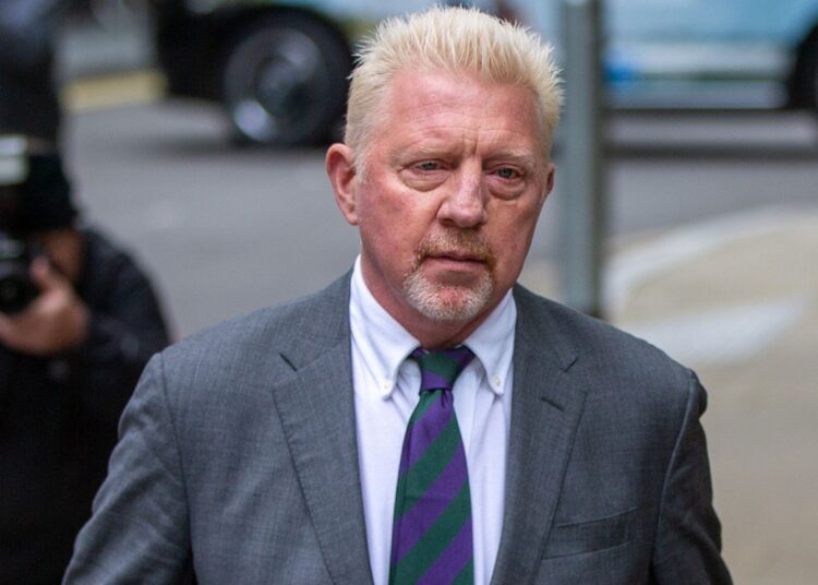 Liberan a extenista alemán Boris Becker de cárcel en Reino Unido