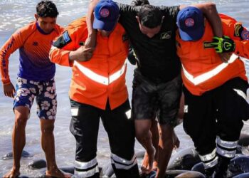 Protección Civil realiza simulacro de rescate acuático en La Libertad