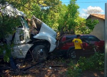 Conductor sin licencia ocasiona grave accidente en la carretera de El Litoral