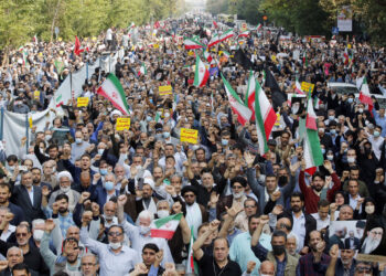 Activistas iraníes convocan tres días de huelga y nuevas manifestaciones tras el confuso anuncio del régimen sobre la Policía de la Moral