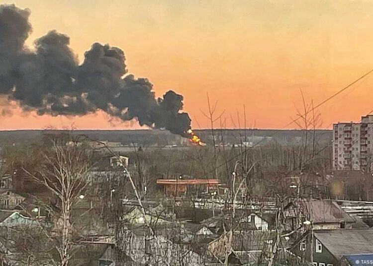 Atacado con dron el aeropuerto de Kursk, en la frontera con Ucrania