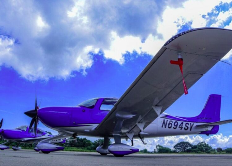 Entregan a la Fuerza Aérea 2 aviones Cirrus que ayudarán a las misiones y tareas de la institución