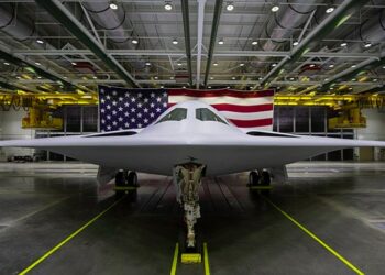 Estados Unidos presenta su primer bombardero en 30 años, el B-21 Raider