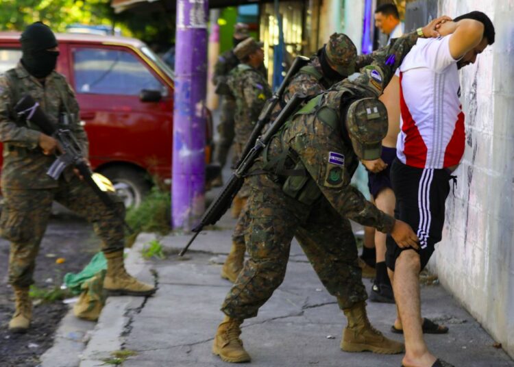 Más de 140 pandilleros fueron capturados en las primeras 48 horas del cerco militar en Soyapango