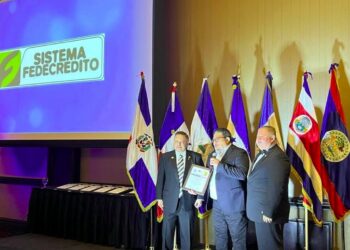 Presidente y CEO de FEDECRÉDITO recibe reconocimiento como “Banquero Ejemplar Centroamericano 2022”, en Las Vegas