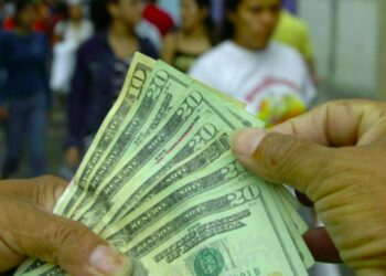 Comisión legislativa aprueba exonerar del pago de renta los aguinaldos menores a $1,500