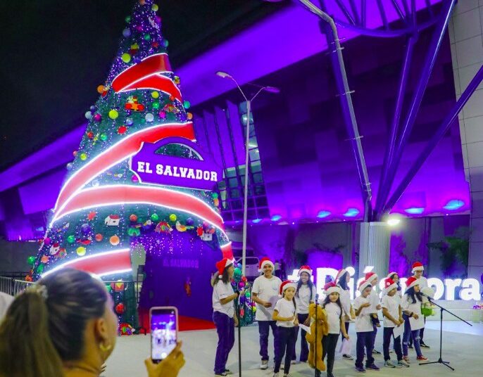 CEPA realiza actividades artísticas en el aeropuerto internacional para recibir a la diáspora y turistas extranjeros