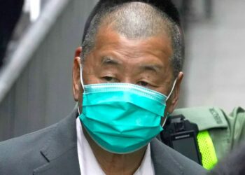 Por fraude a una compañía gubernamental fue sentenciado a más de cinco años de cárcel el editor del Apple Daily, Jimmy Lai