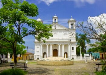 Revista Forbes destaca que El Salvador está entre los principales destinos a visitar durante el 2023