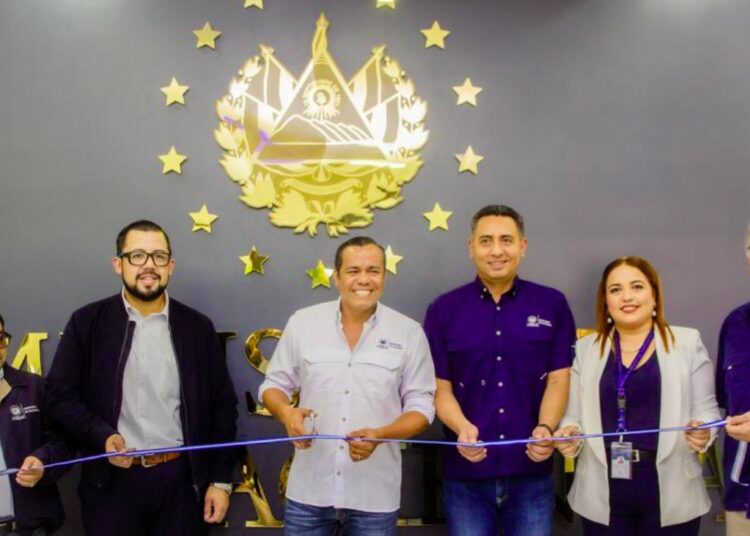 Inauguran modernas instalaciones del CAE en Usulután para fortalecer la administración tributaria