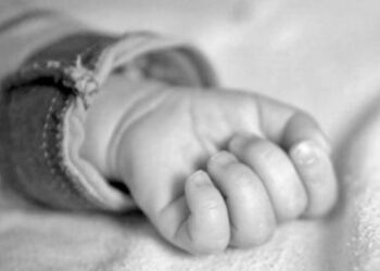 30 y 20 años de prisión para pareja que asesinó con extrema violencia a un bebé de siete meses