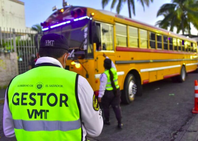 Verificaciones en el transporte público de pasajeros alcanzan las 17,300 unidades este año