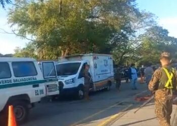 VIDEO| Varios lesionados tras accidente en plaza Los Cocos en Comalapa