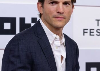 Ashton Kutcher habla de la extraña enfermedad autoinmune que padece