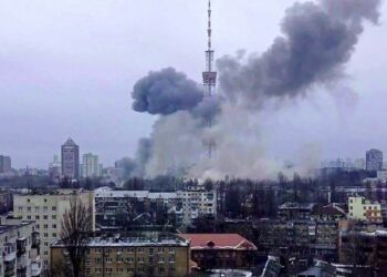 Rusia intensifica su ‘acoso y derribo’ contra Ucrania con otro ataque masivo cuando la guerra se encamina hacia los 10 meses