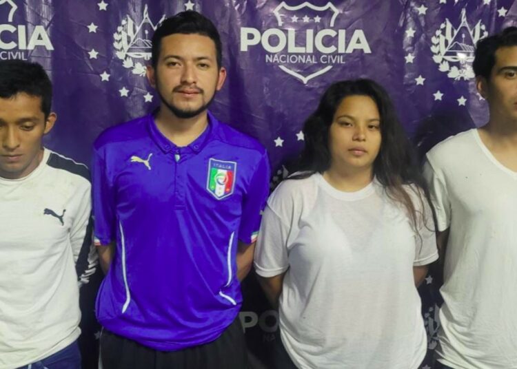 PNC detuvo a involucrados que se viralizaron por una trifulca en un bar de Santa Tecla