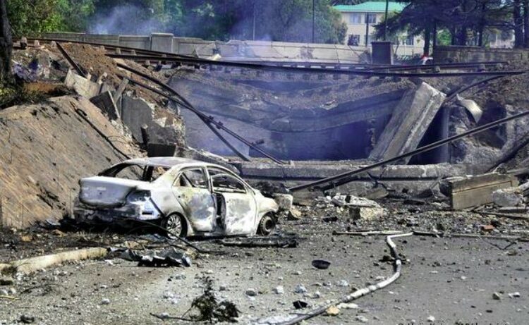 Nueve muertos en la explosión de un camión cisterna en Sudáfrica