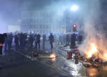 Un muerto y más de 250 detenidos en los violentos festejos por la clasificación de Francia a la final del Mundial