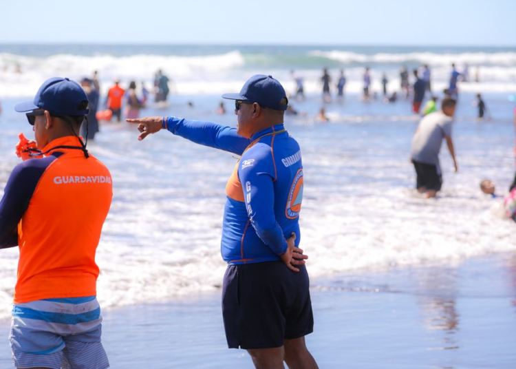 232 guardavidas se desplegarán en playas, lagos y parques recreativos