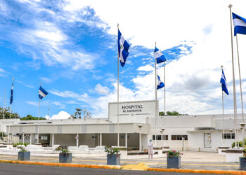 Hospital El Salvador superó las 12,000 altas médicas por COVID-19 en dos años y cinco meses