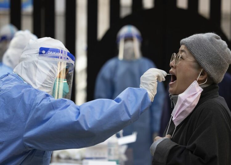 OMS «muy preocupada» por reportes de COVID-19 grave en China