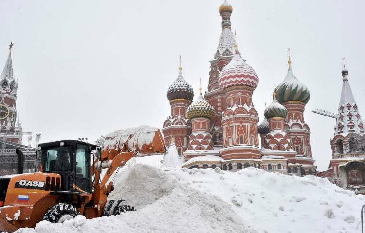 Moscú amaneció sepultada por la mayor nevada del siglo XXI
