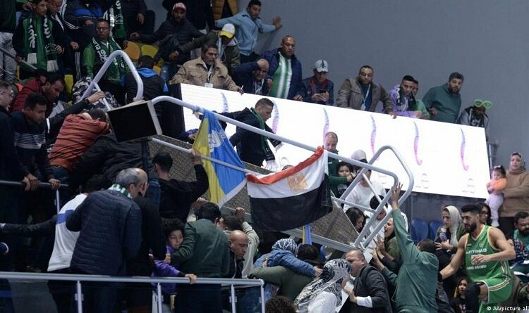 Derrumbe en estadio de Egipto deja al menos 27 heridos