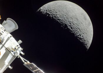 El espectacular video de nave espacial Orion que muestra el momento exacto en el que la Tierra pasa por detrás de la Luna