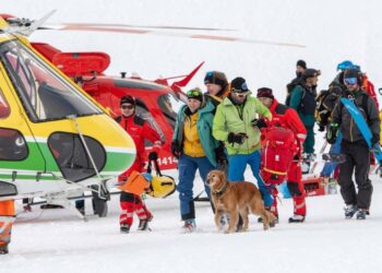 Al menos diez desaparecidos tras una avalancha en una pista de esquí en Austria