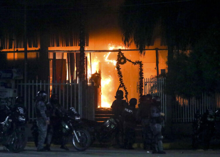 Bolivia registra protestas tras la detención del gobernador de Sata Cruz, Luis Fernando Camacho