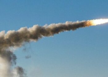 Rusia atacó masivamente a Ucrania con misiles de crucero desde aviones y barcos