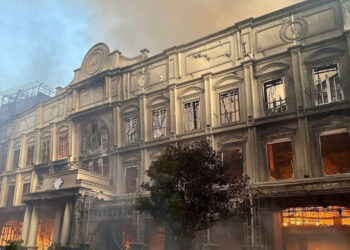 (IMAGENES FUERTES) 30 muertos y más de 100 heridos dejó un voraz incendio en un hotel-casino de Camboya