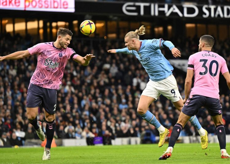 Manchester City no pudo con Everton y se aleja de la punta