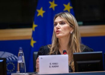 Eva Kaili, la vicepresidenta del Parlamento Europeo, tenía bolsas de dinero escondidas en su casa cuando fue detenida