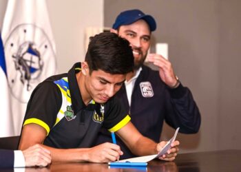 Juan Sánchez de la LNF es fichado por el 11 deportivo de la Primera División