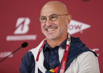 Luis de la Fuente entra y sale Luis Enrique, ya hay nuevo seleccionador de España