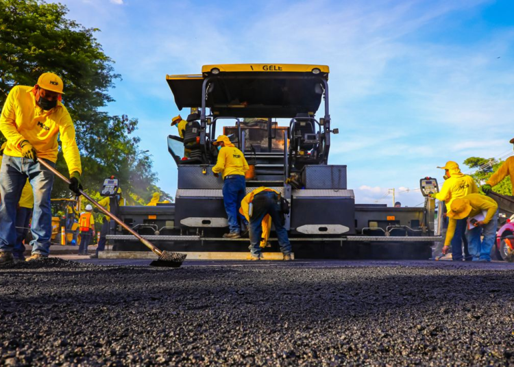 Avanzan los trabajos de rehabilitación vial en las principales calles que conectan al oriente del país